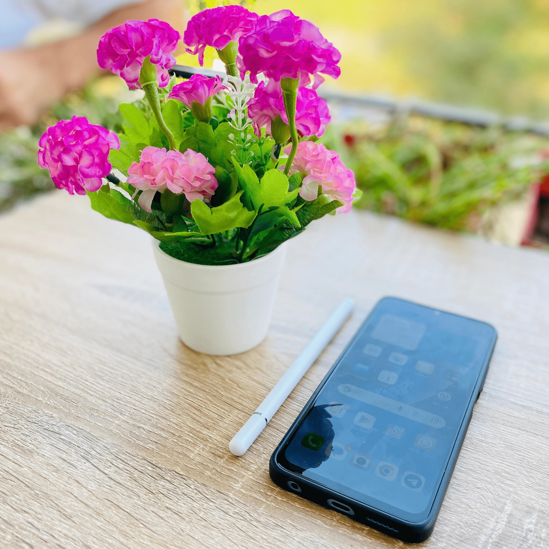 قلم تاتش للموبايل واللايباد معدني دائري أبيض اللون ب 2 رأس مطاطي ودائري WAN - MP2